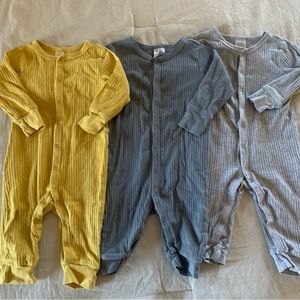 3 Modern Moments by Gerber Baby Sleepers 6-9 months